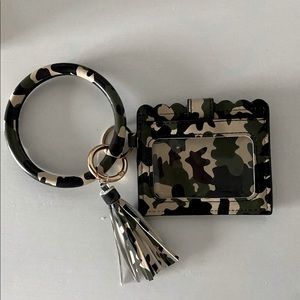 Boutique Camouflage Bangle Wallet